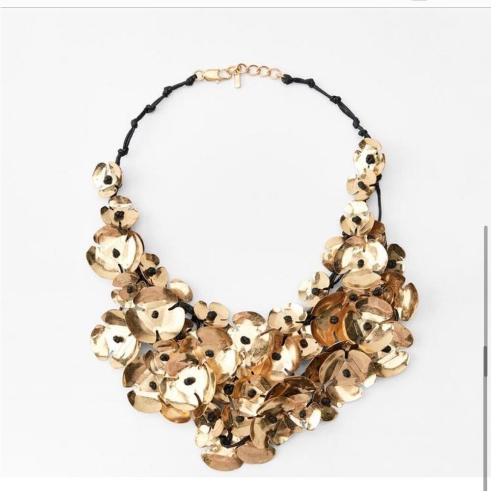 NWT  Zara CASCADING
FLORAL NECKLACE